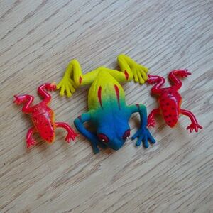 Three Rubber Frogs Fun Amphibian Garden Nature The Great Outdoors Summer Toys